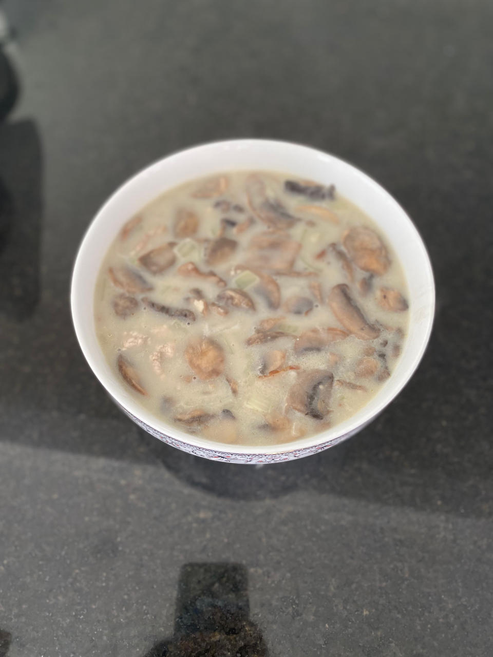超惊艳奶油蘑菇汤(牛奶版本)