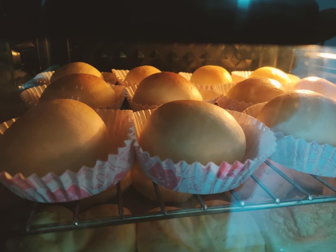 一发奶黄餐包