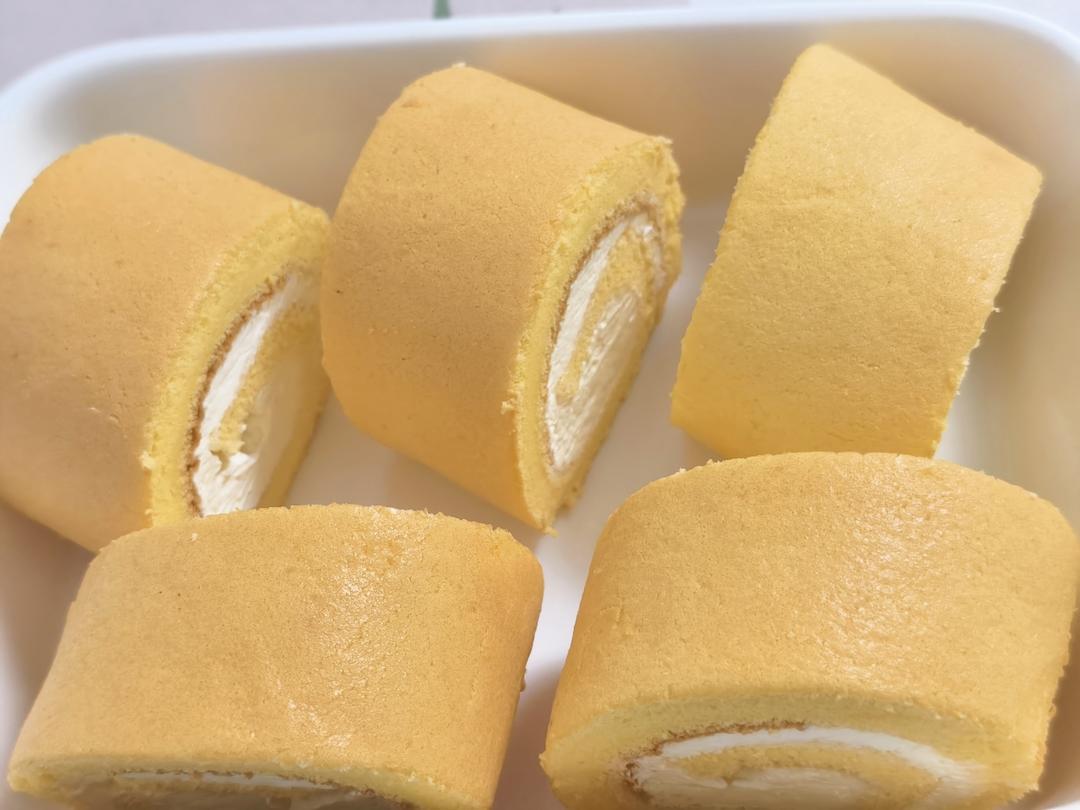 超详细的瑞士卷奶油蛋糕卷原味蛋糕卷的制作方法 饱满不掉皮不开裂（附模具换算方法）