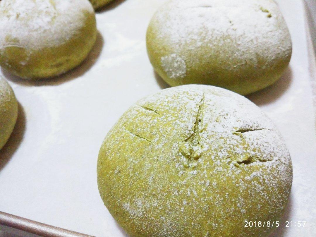 抹茶卡仕达蜜豆软欧包
