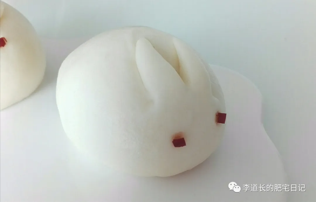 小白兔，白又白，豆沙包，吃起来！（一次发酵）的做法 步骤15