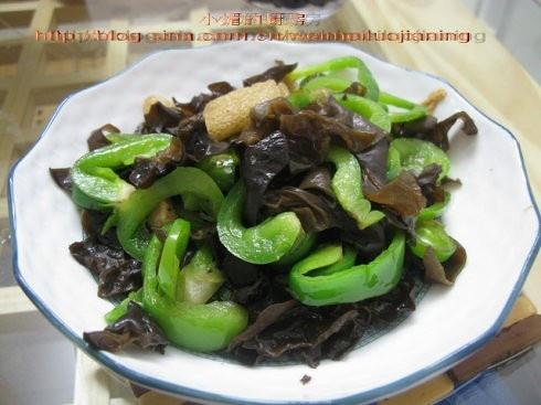 黑木耳竹笙炒青椒的做法