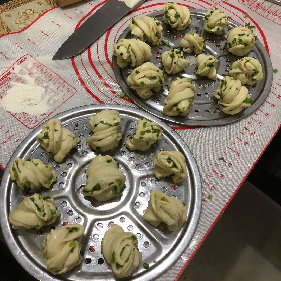 葱油花卷 Steamed Roll