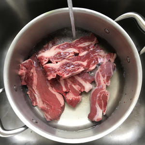 香浓咖喱牛肉饭&麻辣牛肉面的做法 步骤1