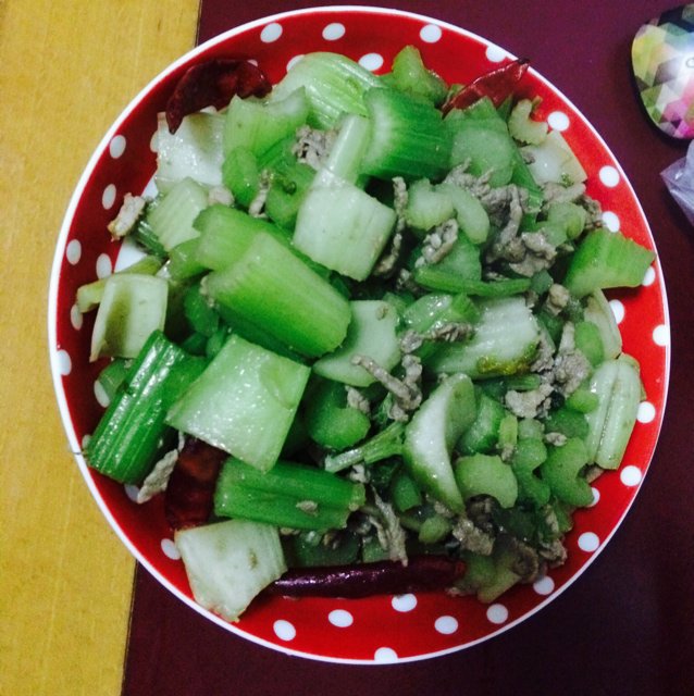 芹菜肉丝