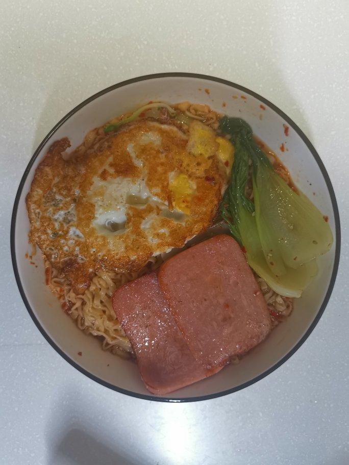 🔥好吃到一滴汤汁都不能放过～酸汤泡面