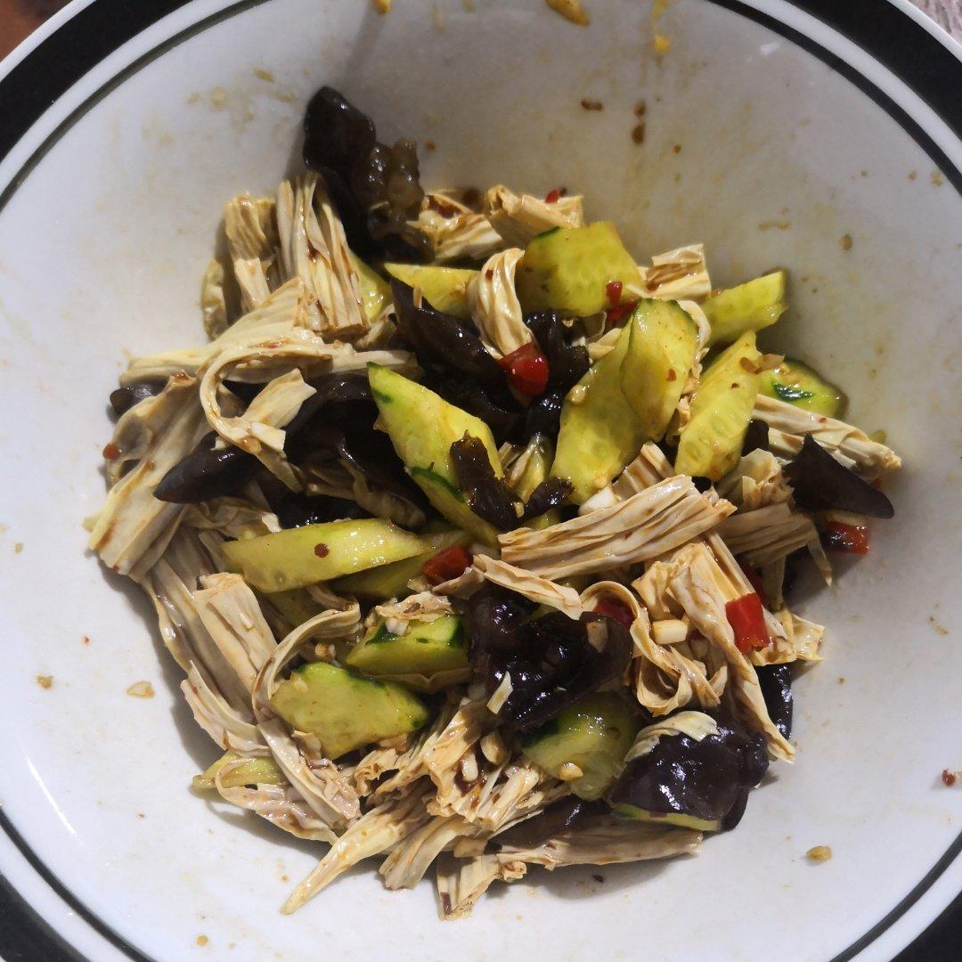 凉拌（腐竹木耳黄瓜）