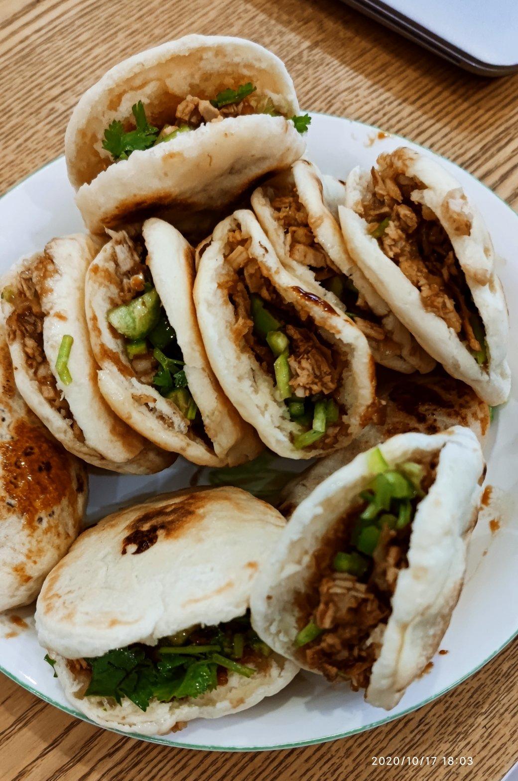 肉夹馍饼(不用泡打粉也外酥里嫩的肉夹馍饼)