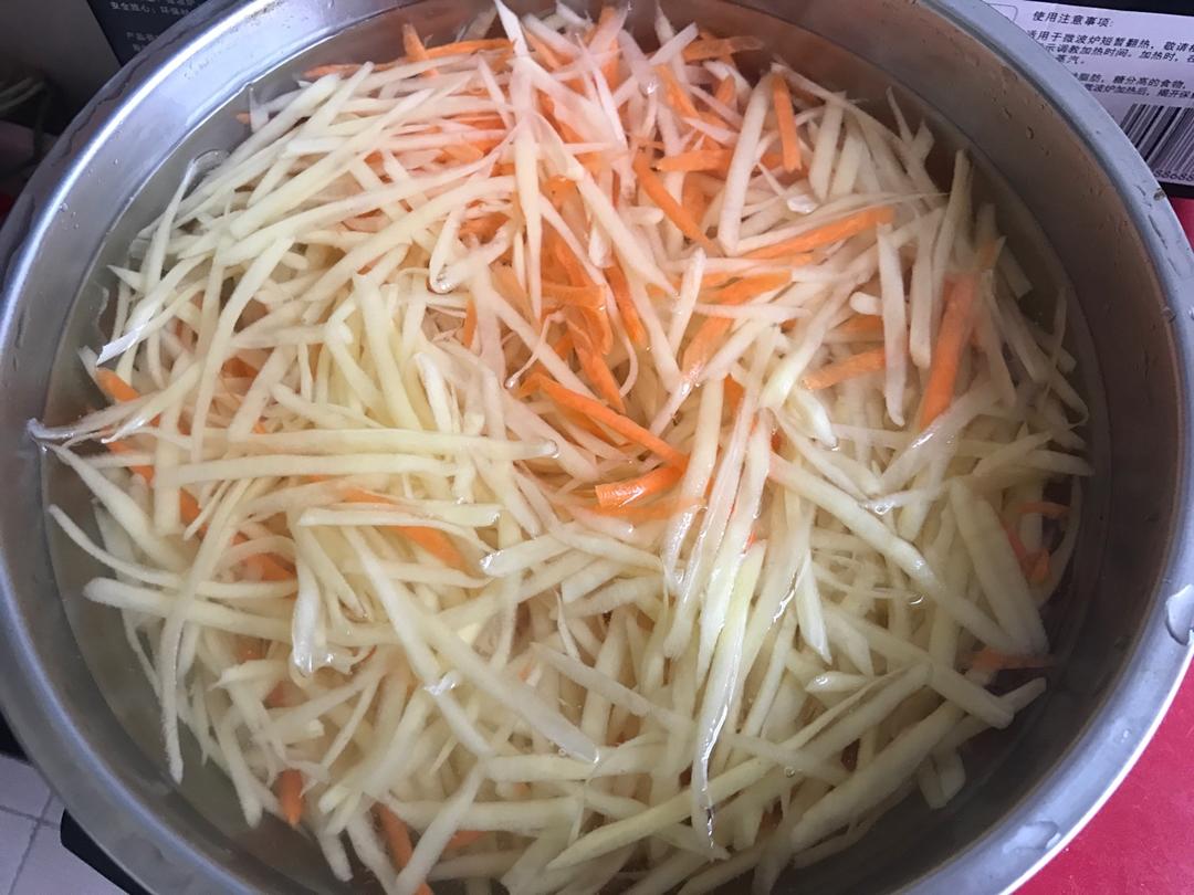 炒胡萝卜土豆丝