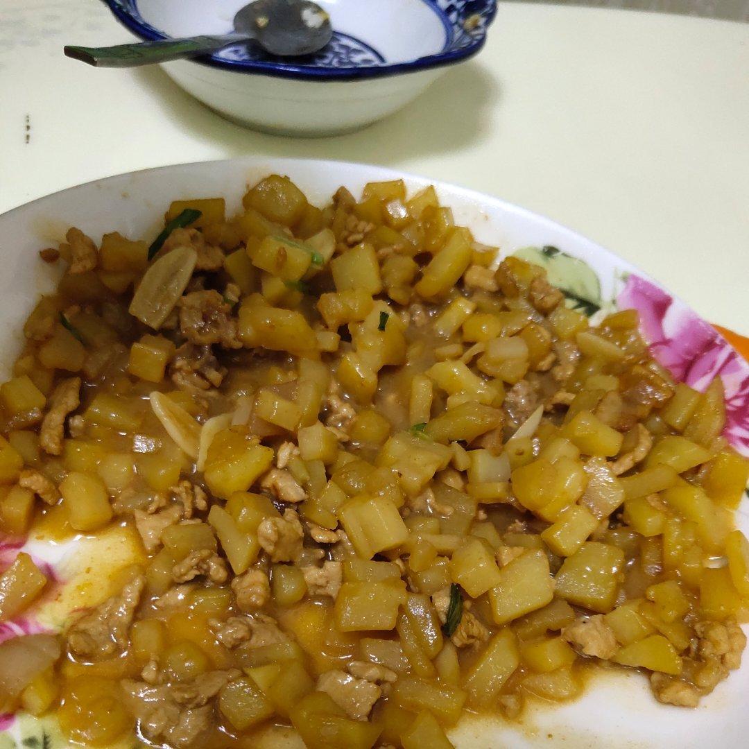 肉末土豆浇饭