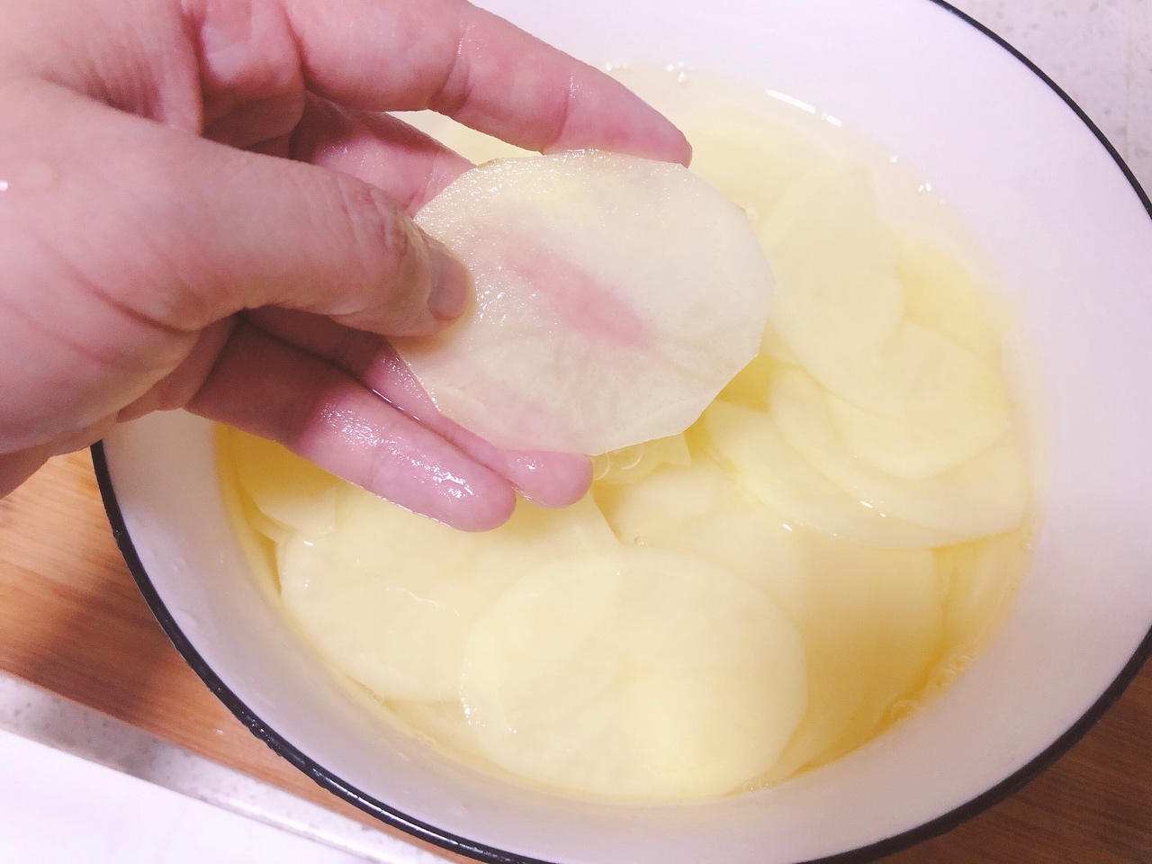 凉拌土豆片🥔的做法 步骤1