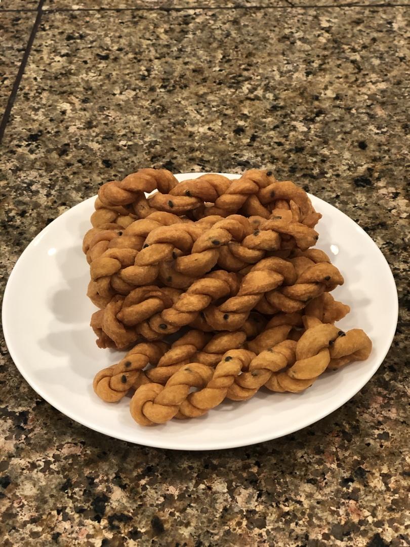 鸡蛋小麻花