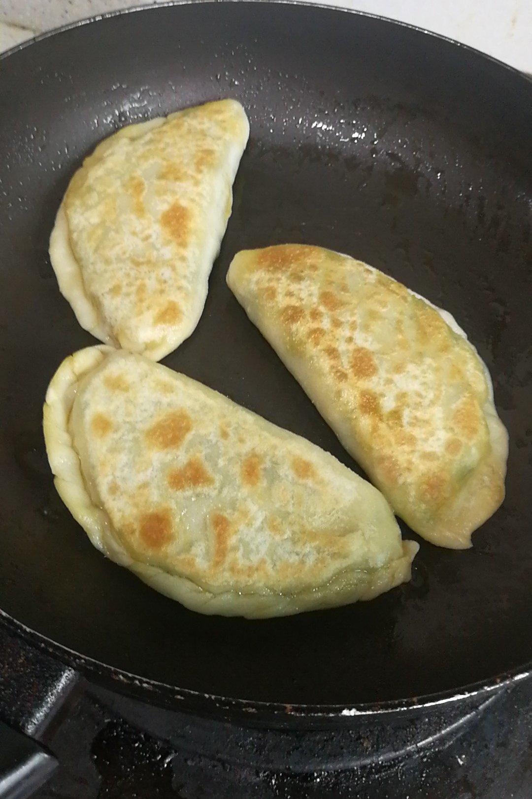 muwawa做的韭菜鸡蛋盒子