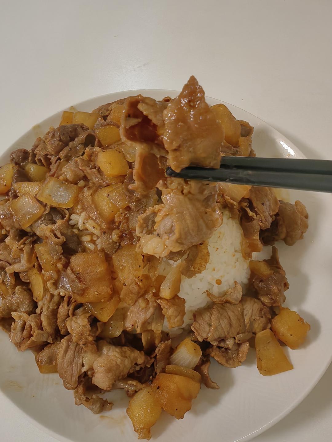 好吃到舔碗底的土豆肥牛拌饭