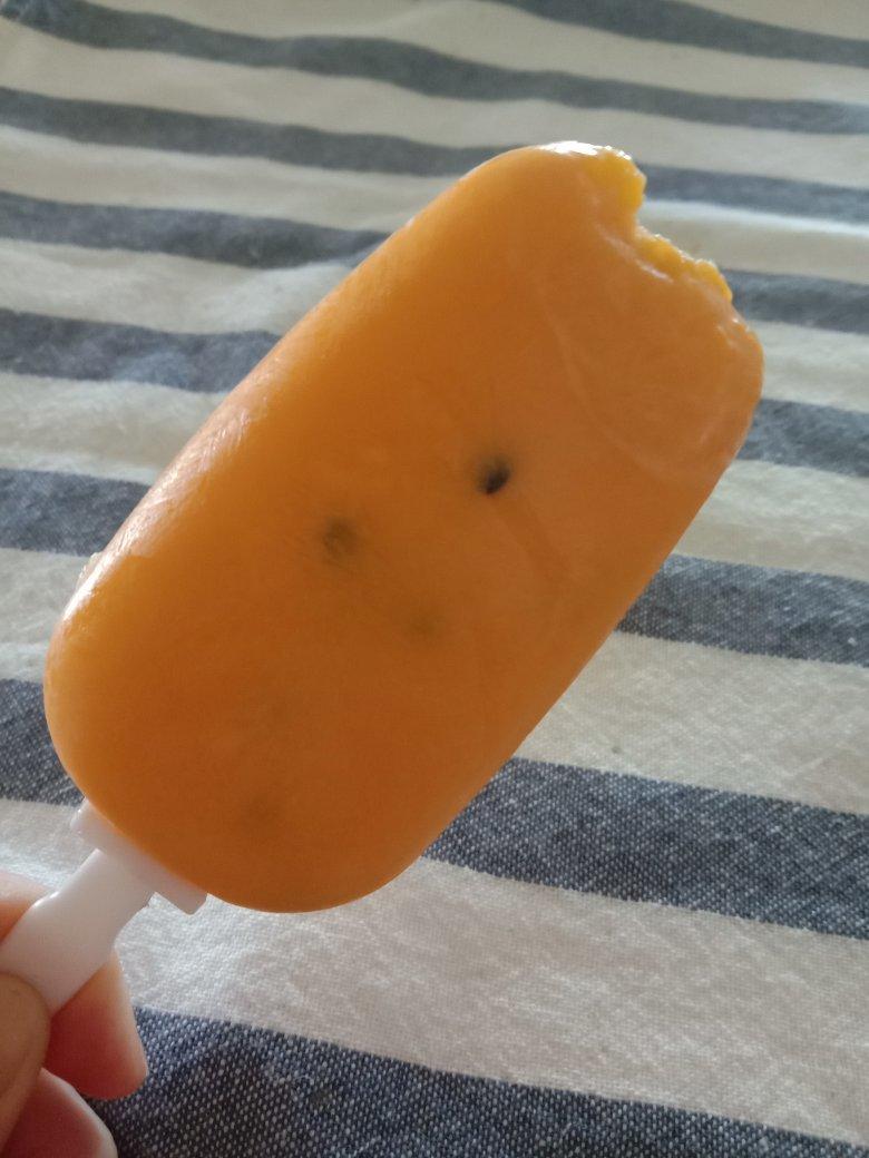 百香芒果酸奶雪糕