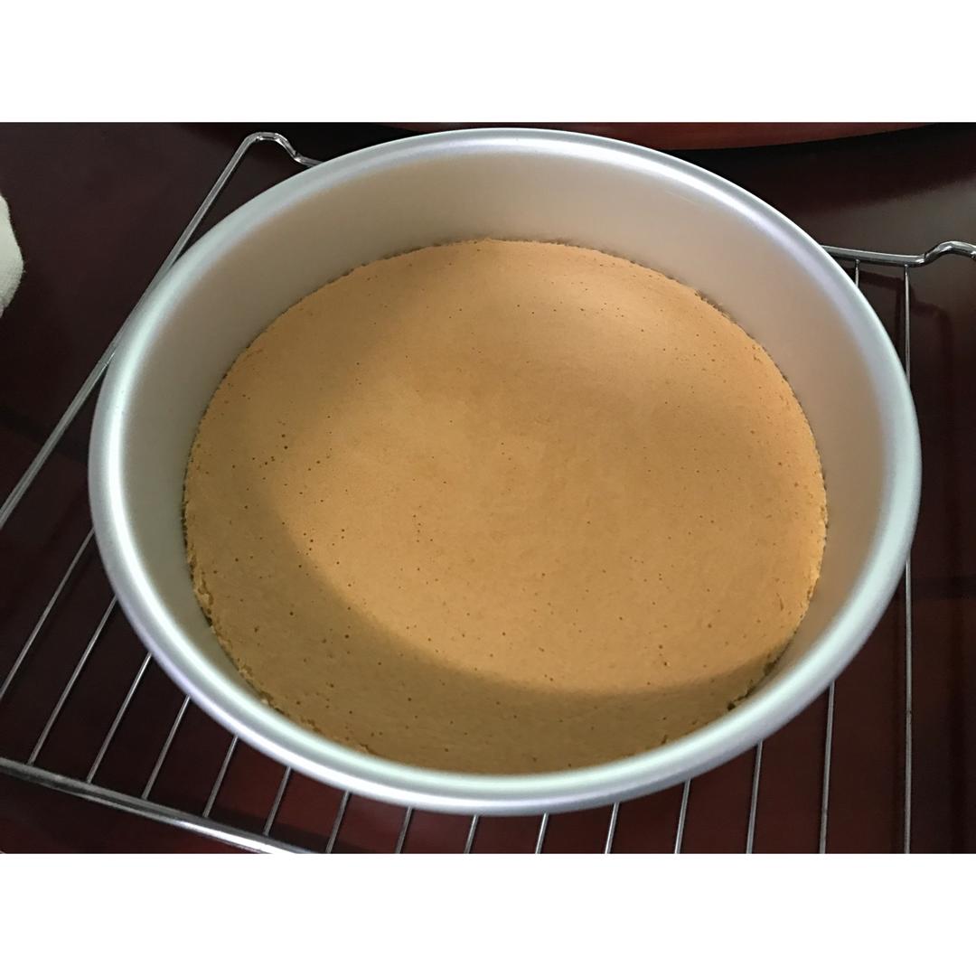 （制作时长5分钟左右）简单粗暴的做一只戚风｜视频及gif