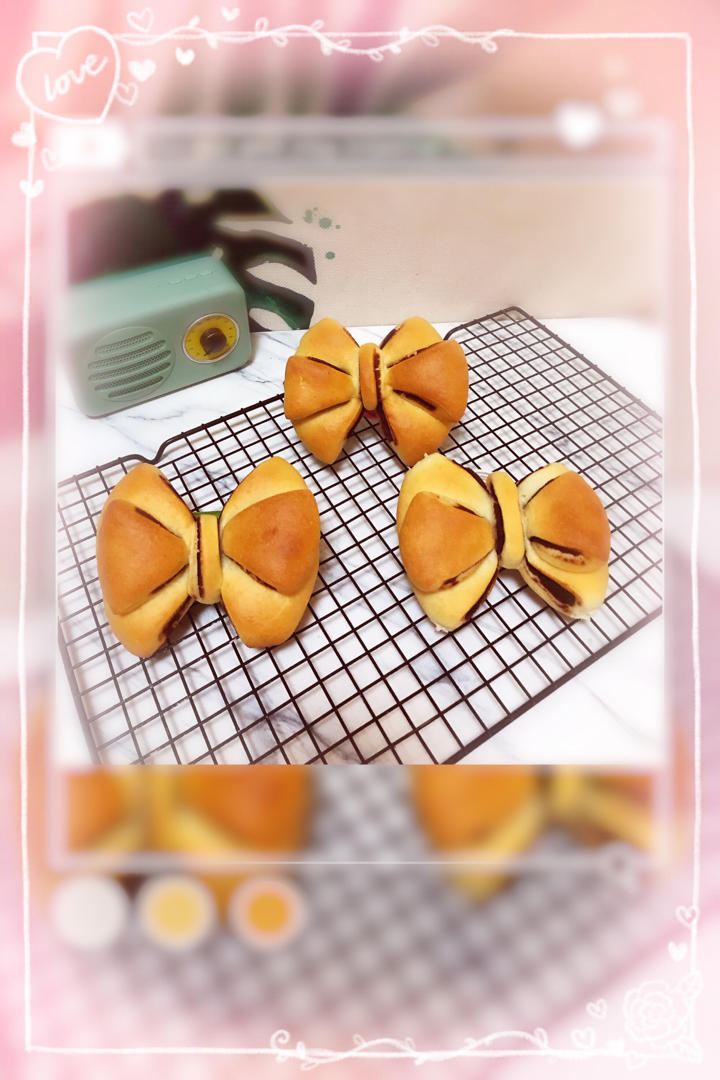 豆沙蝴蝶结面包