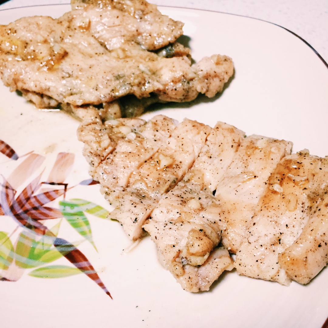 酷炫屌炸天好吃的煎鸡胸肉（香蒜蜂蜜煎鸡胸肉）