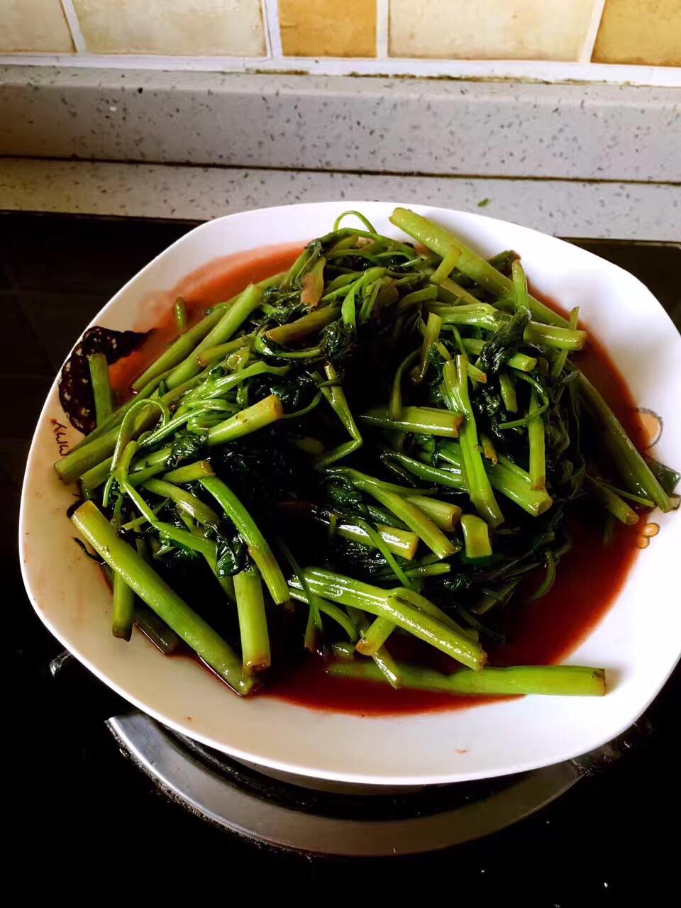 张阳扬做的腐乳空心菜