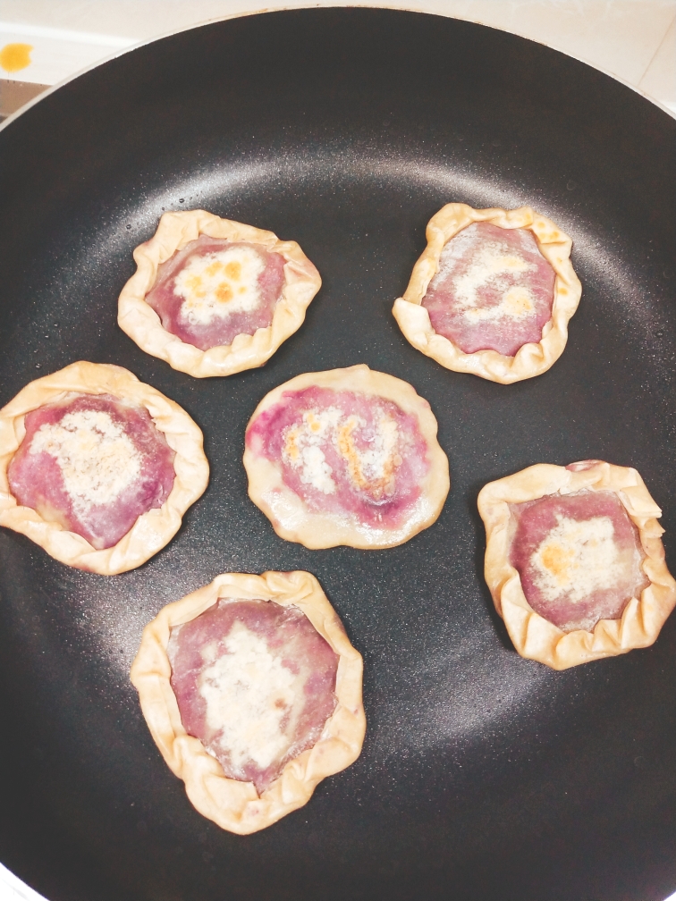 外酥里嫩的紫薯饼的做法 步骤8