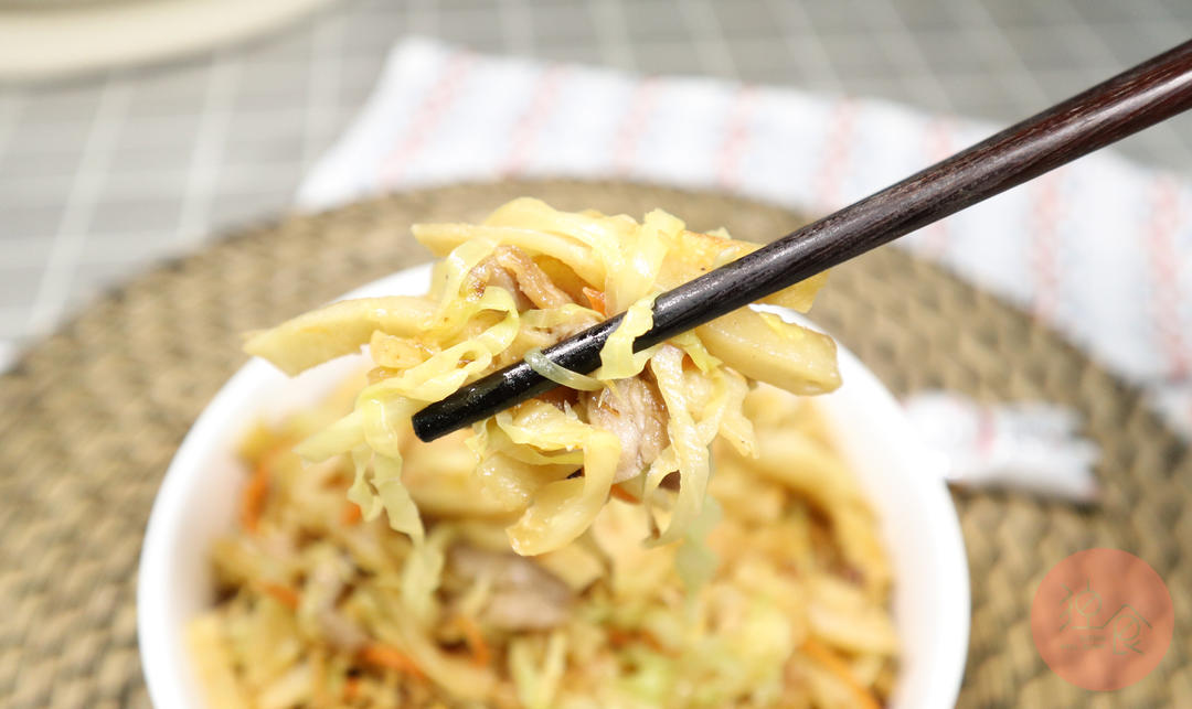 圆白菜炒饼丝
