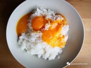 一碗能改善你体质的金黃蛋炒饭的做法 步骤3