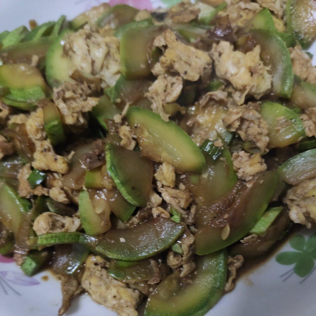 西葫芦炒鸡蛋(从不修图，拒绝夸张)