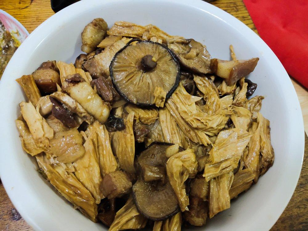 香菇腐竹烧肉