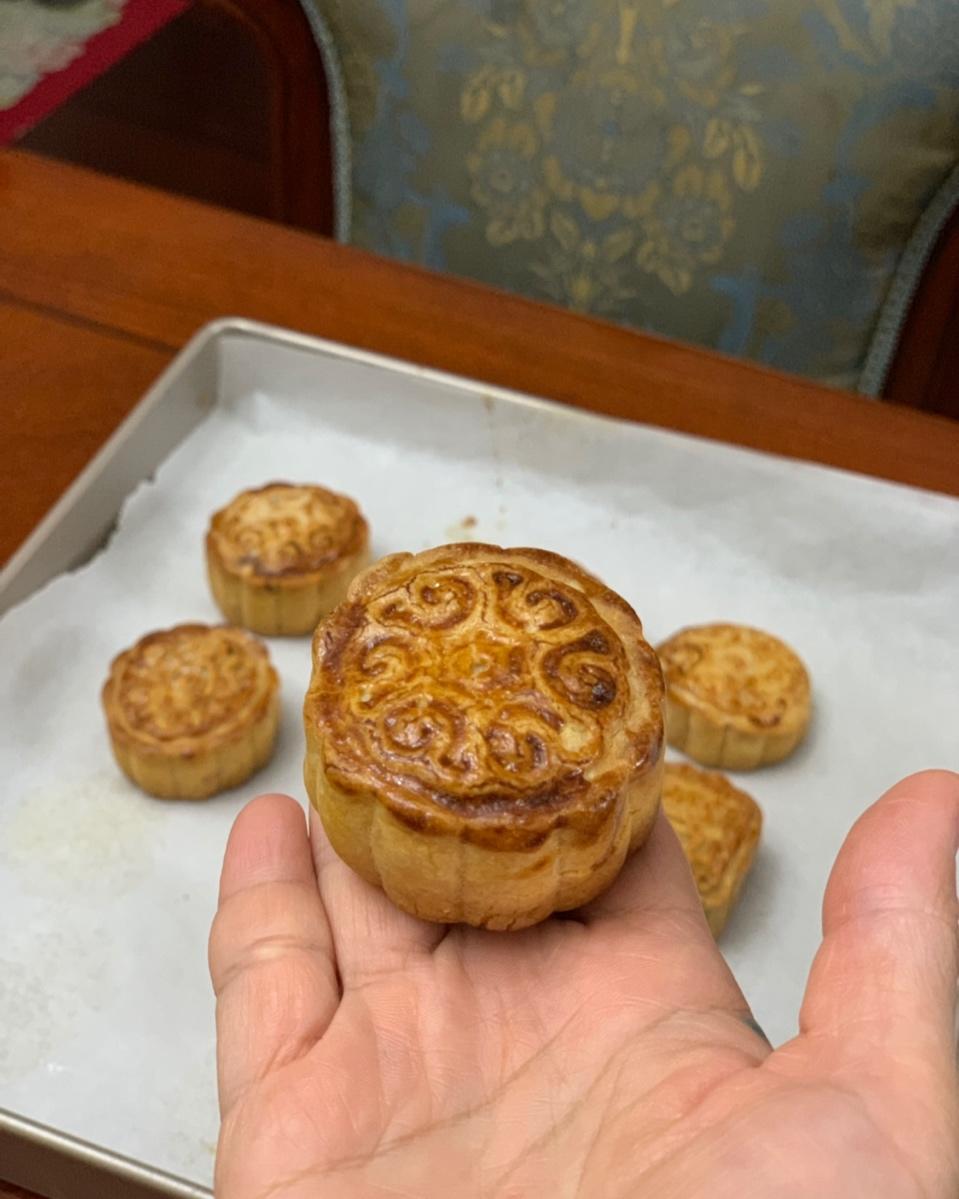 广式月饼——咸蛋黄豆沙月饼（新手版）