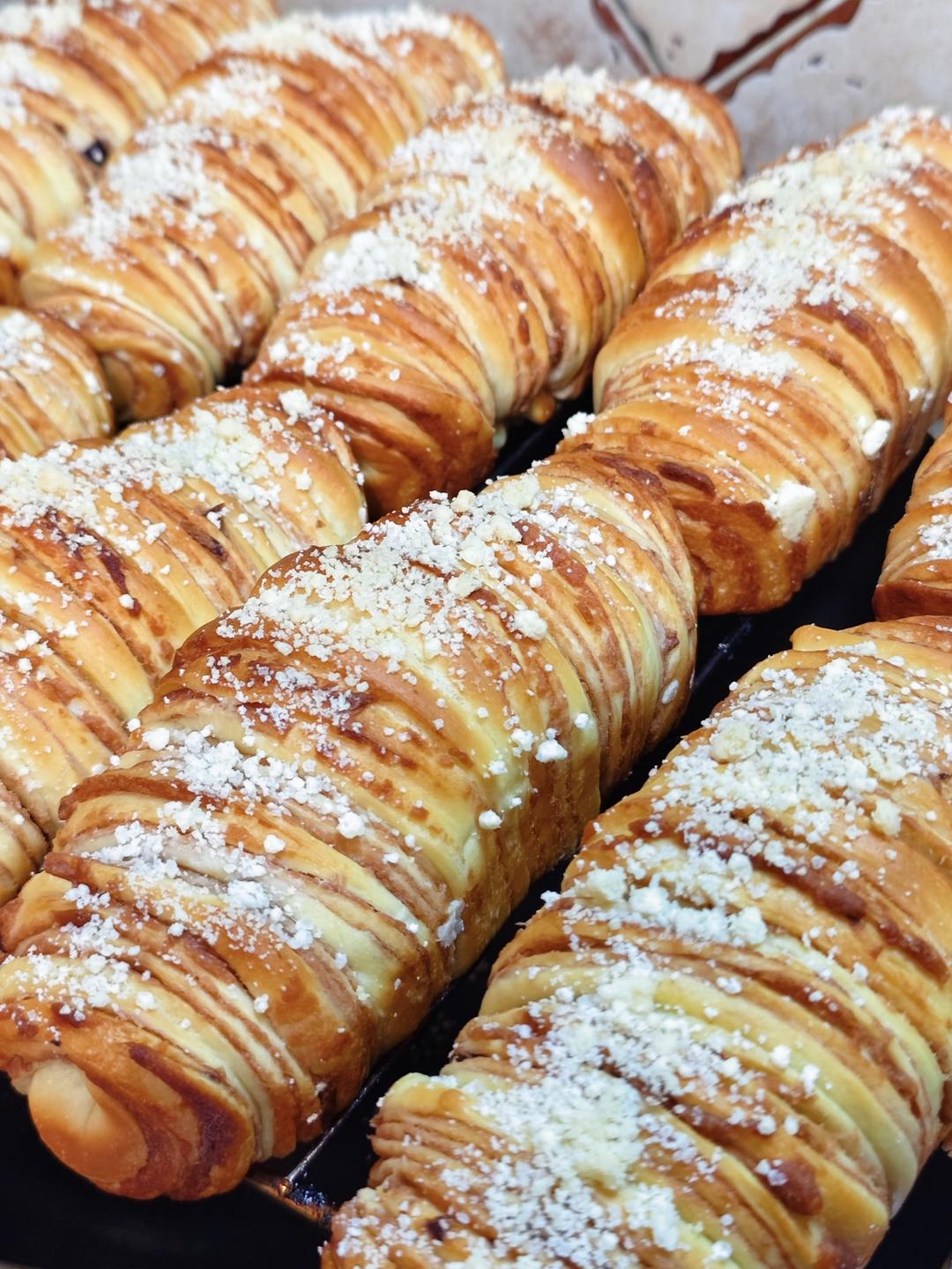 紫薯鲜奶手撕小吐司