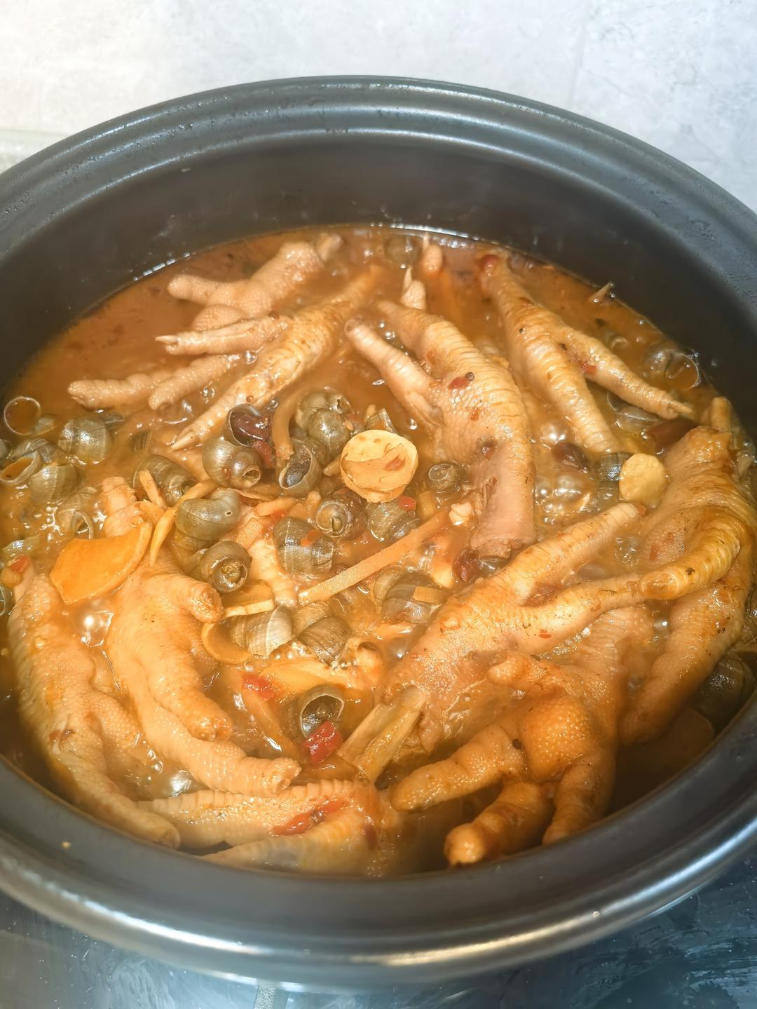 臭而香的魅力|螺蛳酸笋煲鸡脚