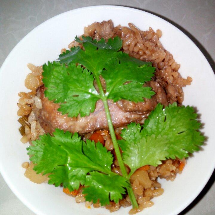 喷香排骨焖饭（爆好吃）