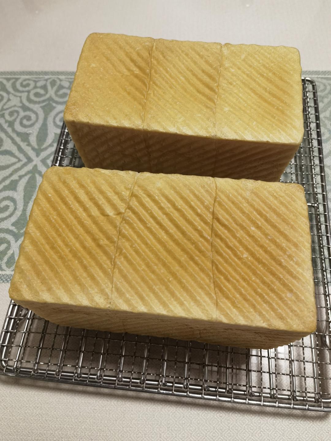 软到拿不起来的生吐司