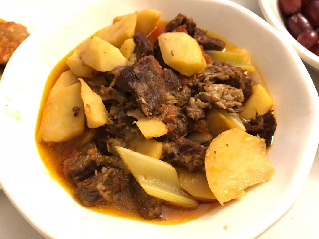 番茄土豆炖牛腩