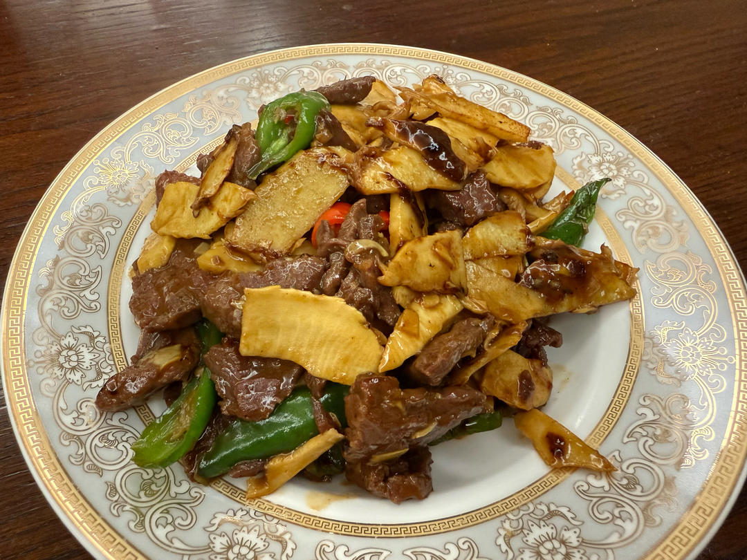 下饭神器又来了，试试这道春笋炒牛肉！！