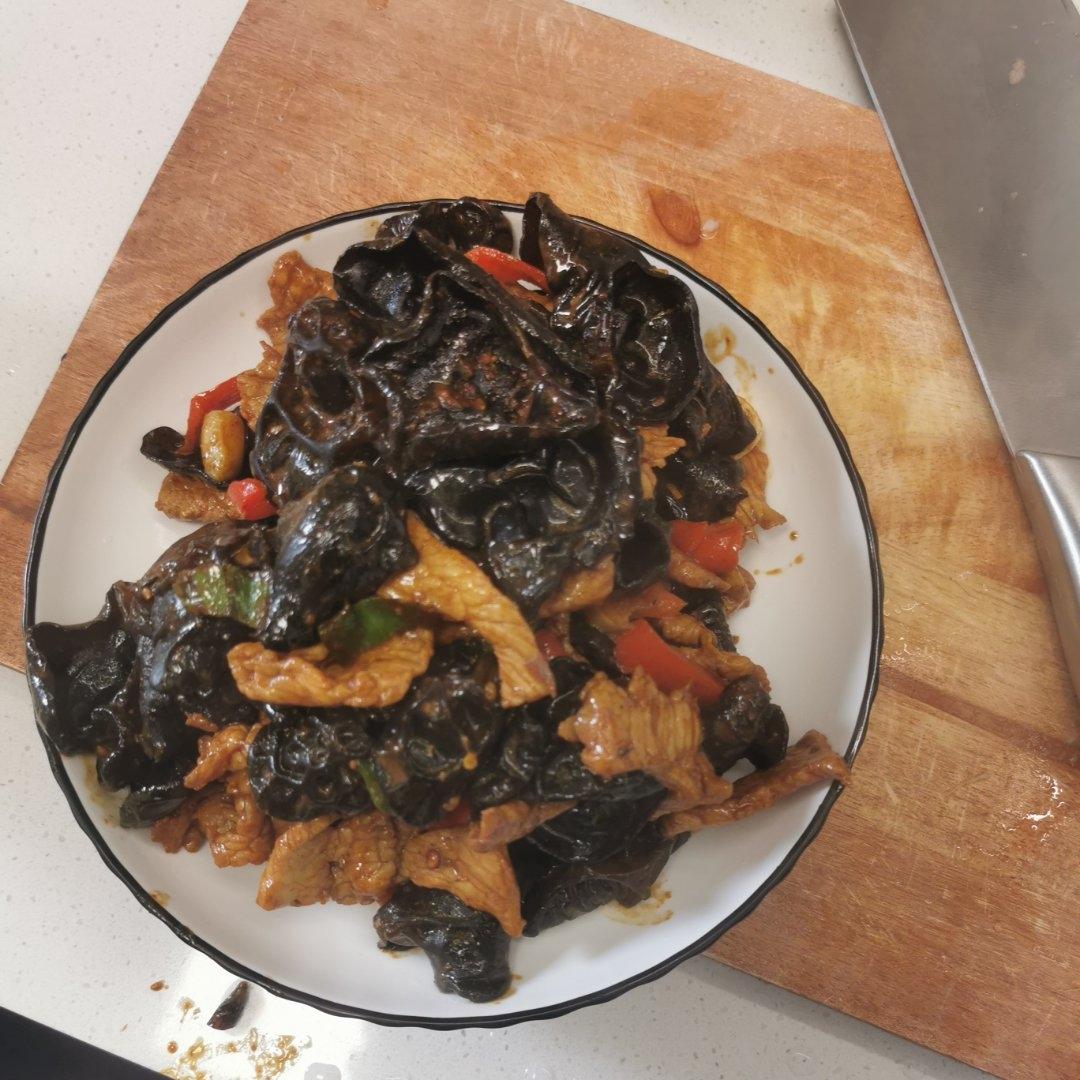 超下饭的木耳炒肉