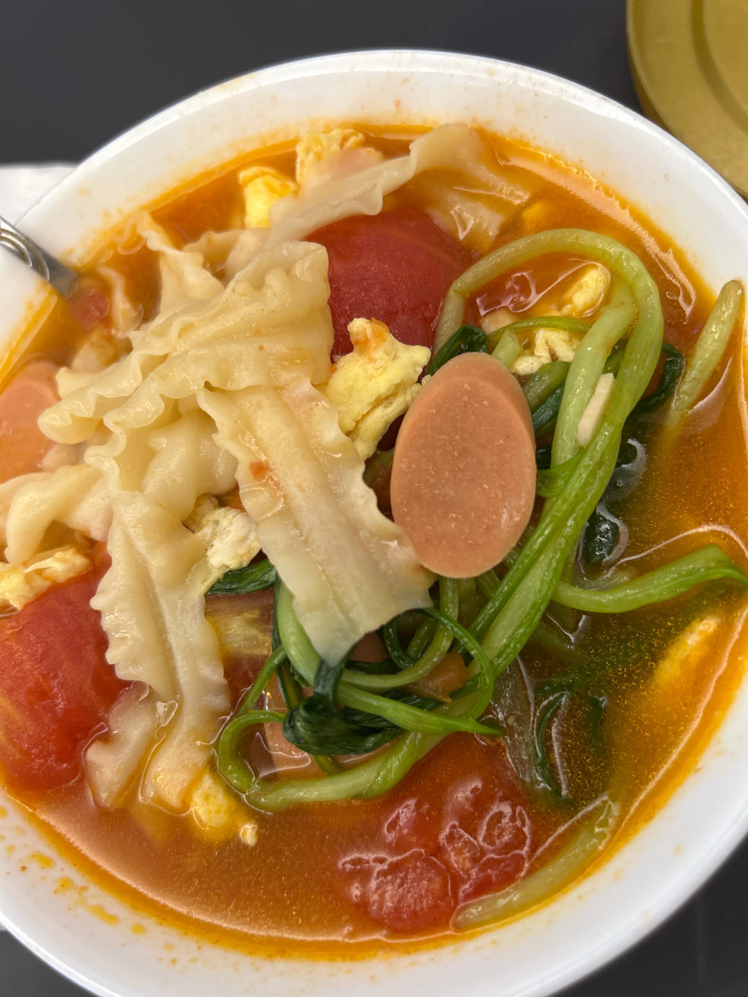 幺女儿炫了三碗的西红柿鸡蛋面