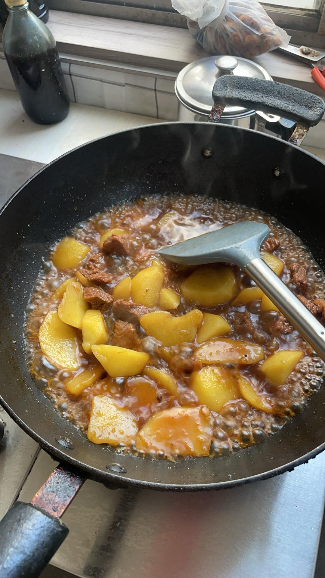 土豆炖牛肉-家常好吃快手！