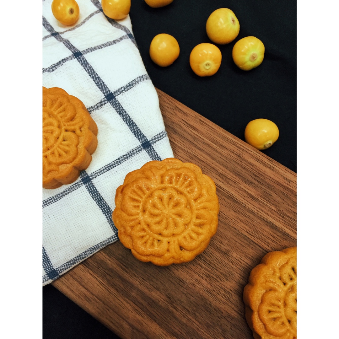 广式月饼——蛋黄莲蓉月饼