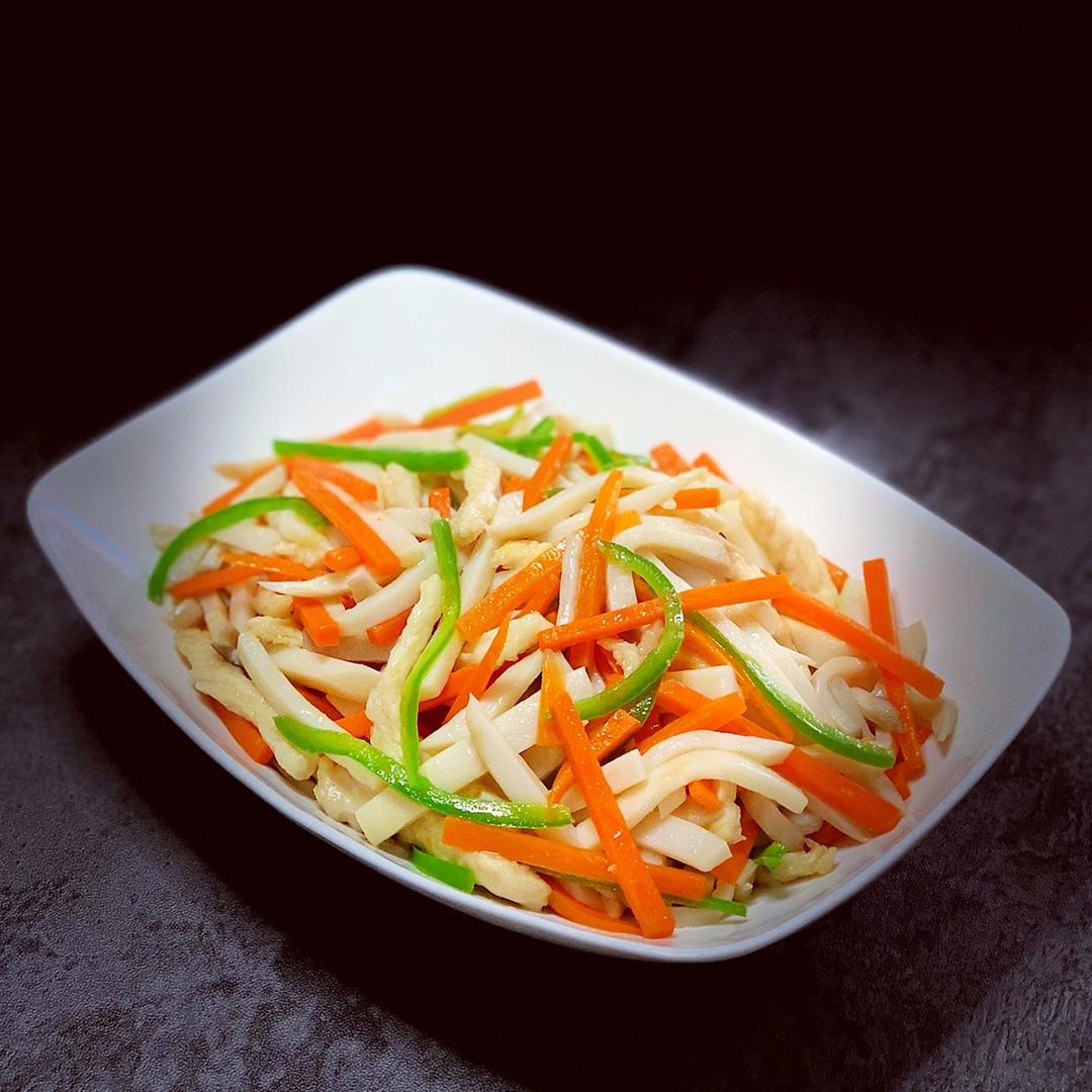 鹏妈在奔跑做的杏鲍菇胡萝卜洋葱三丝炒