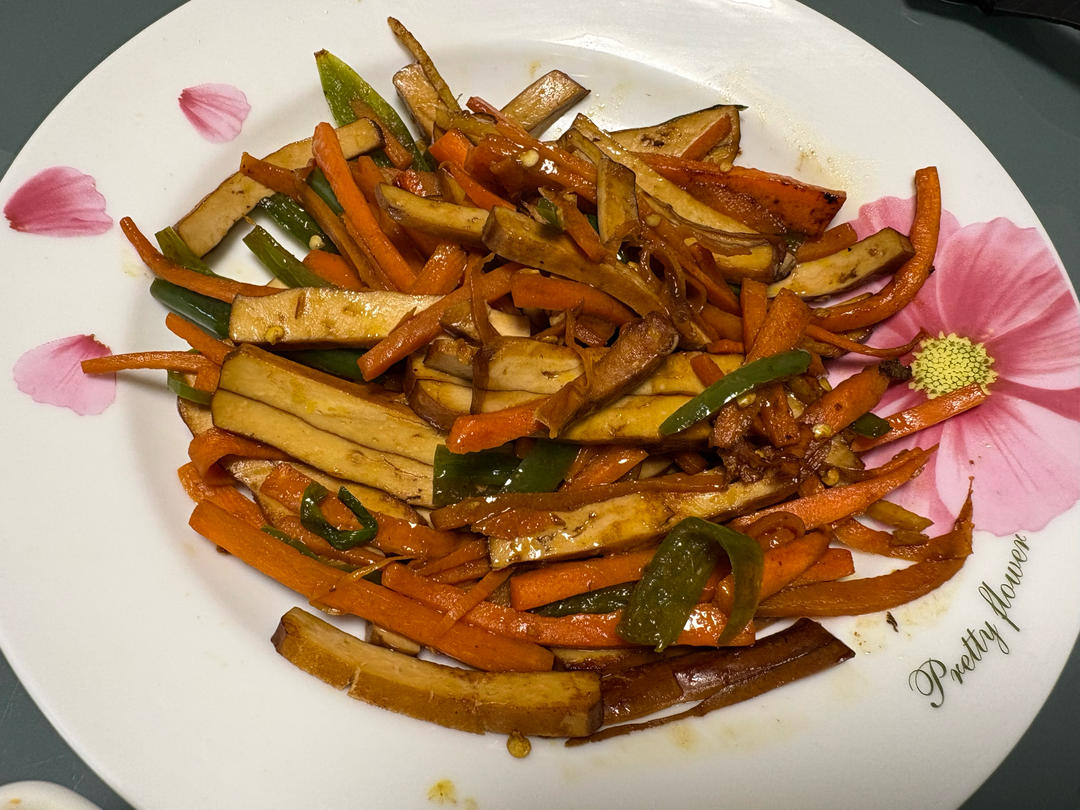 胡萝卜丝炒豆干