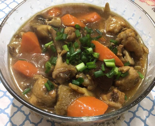 香菇炖鸡腿的做法