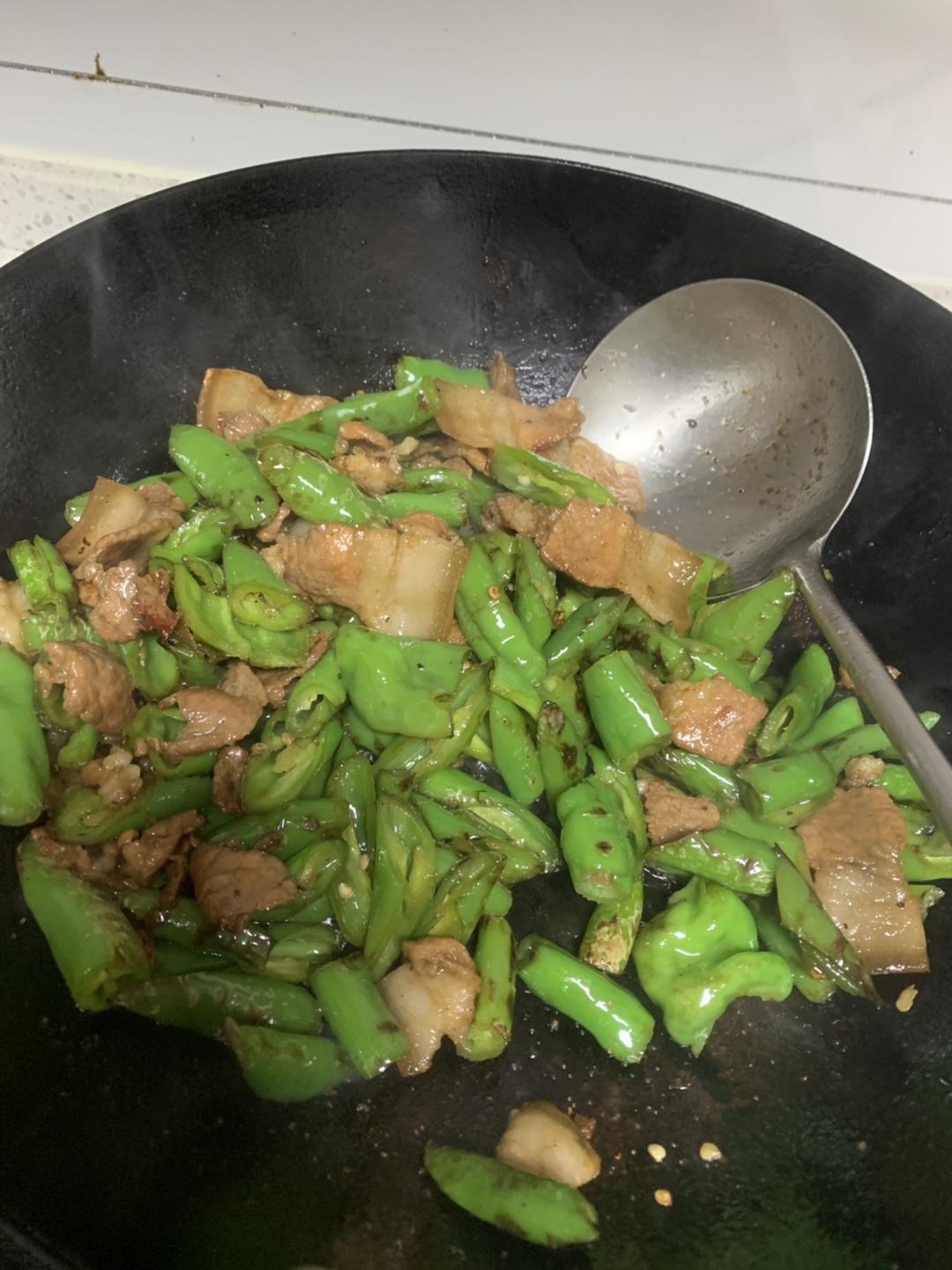 绝绝子的大厨辣椒炒肉