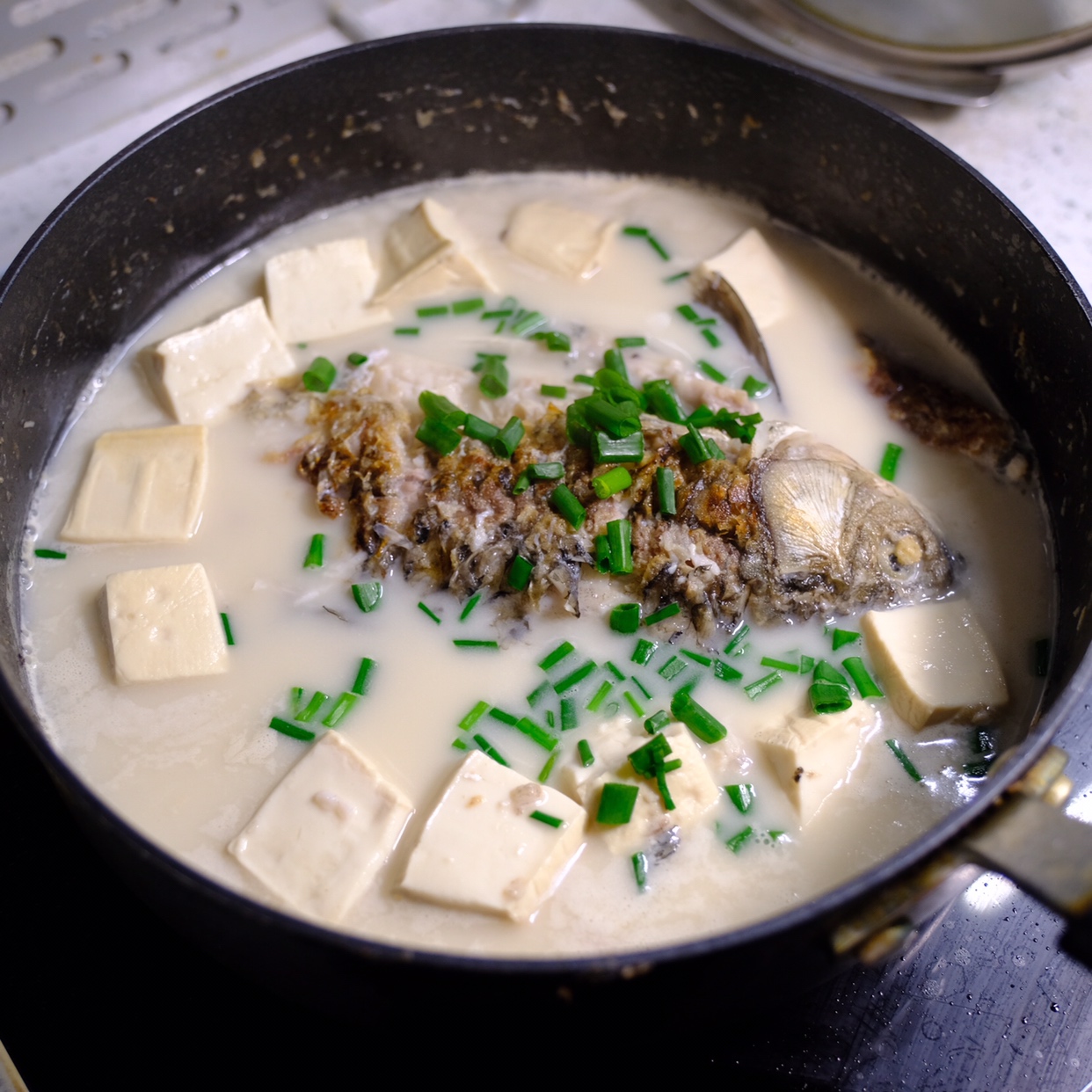 奶白鲫鱼豆腐汤|一条鱼最后的温柔的做法