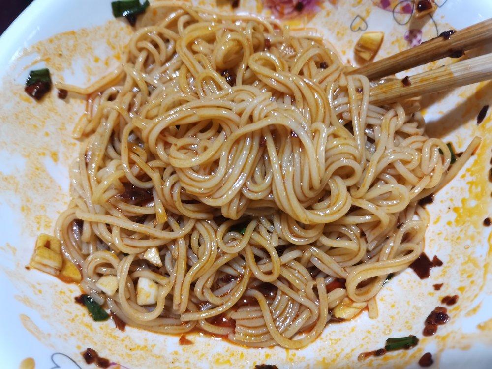 好吃到宇宙爆炸的外婆凉面