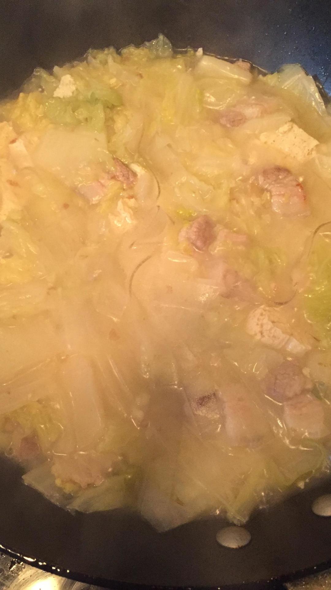 五花肉炖白菜冻豆腐