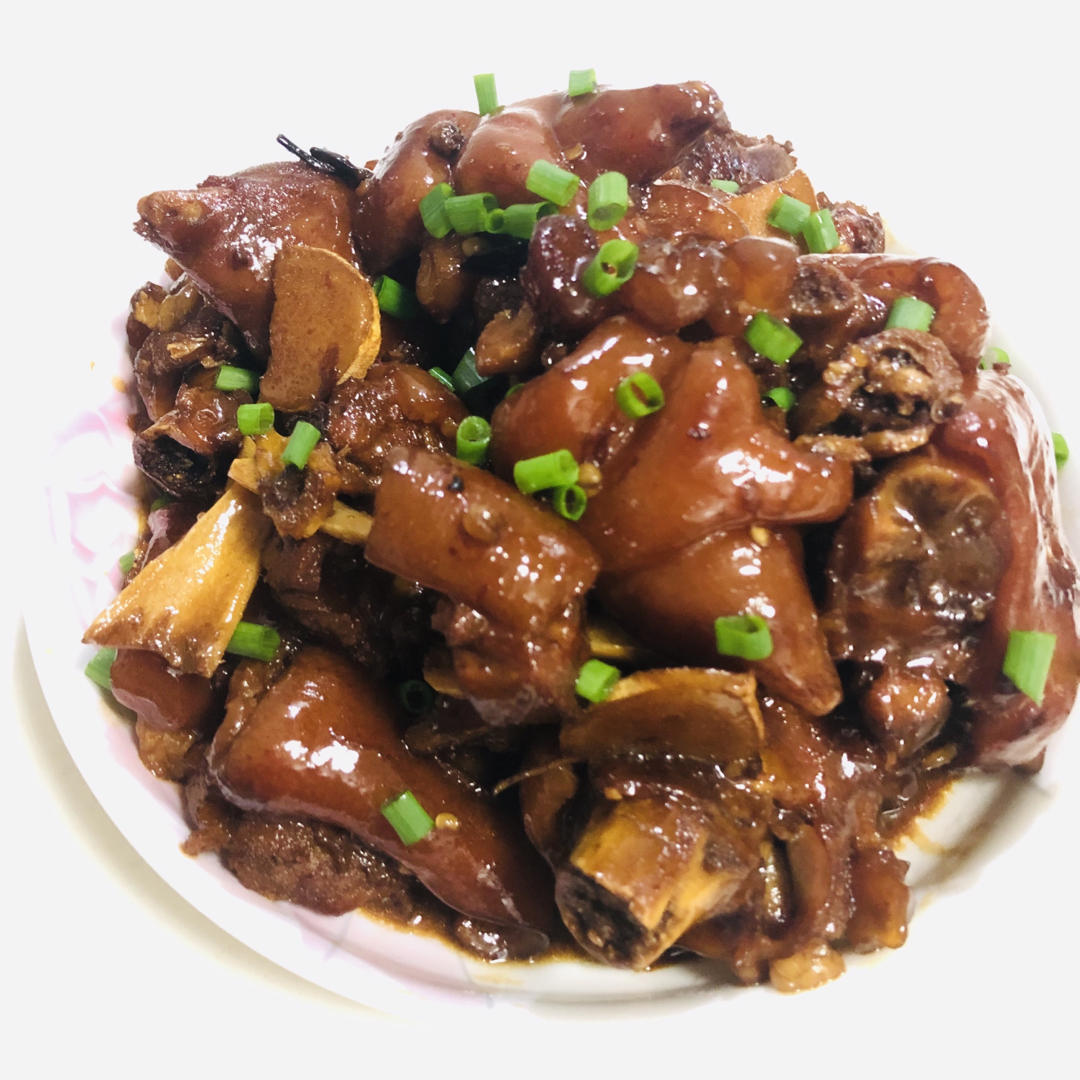 美味的家常菜：红烧猪蹄