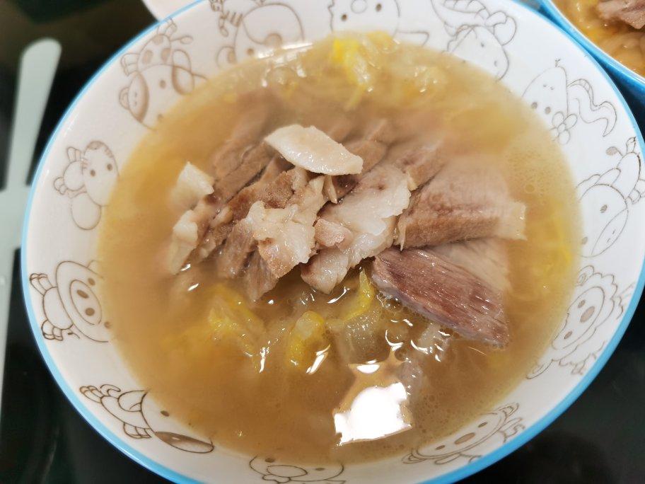酸菜汆白肉