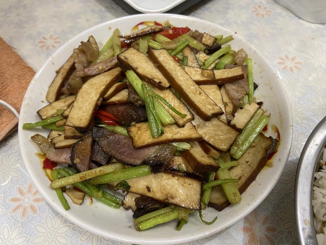 入味爆香的芹菜炒香干