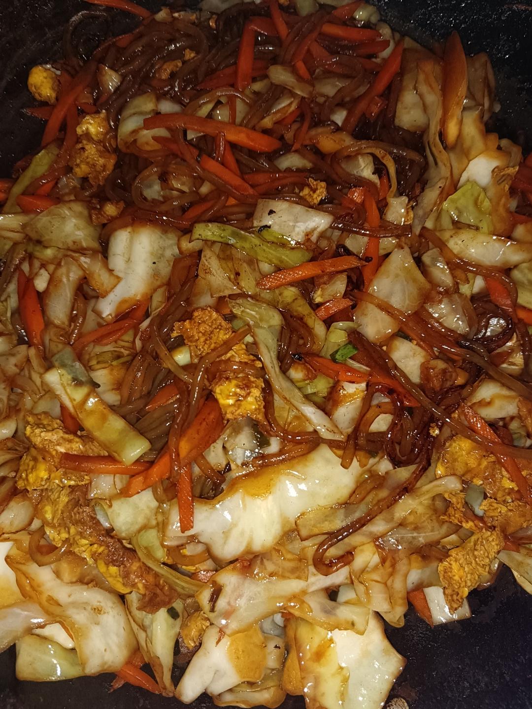 包菜鸡蛋炒粉丝